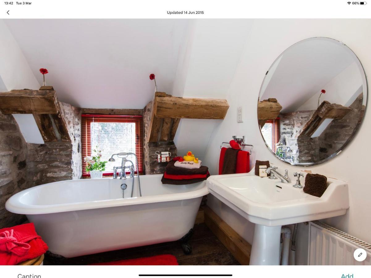 Ty Fferm Hen, Ancient Farmhouse, Coity Bach Talybont-on-Usk Luaran gambar