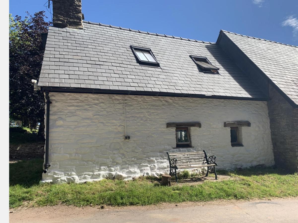 Ty Fferm Hen, Ancient Farmhouse, Coity Bach Talybont-on-Usk Luaran gambar