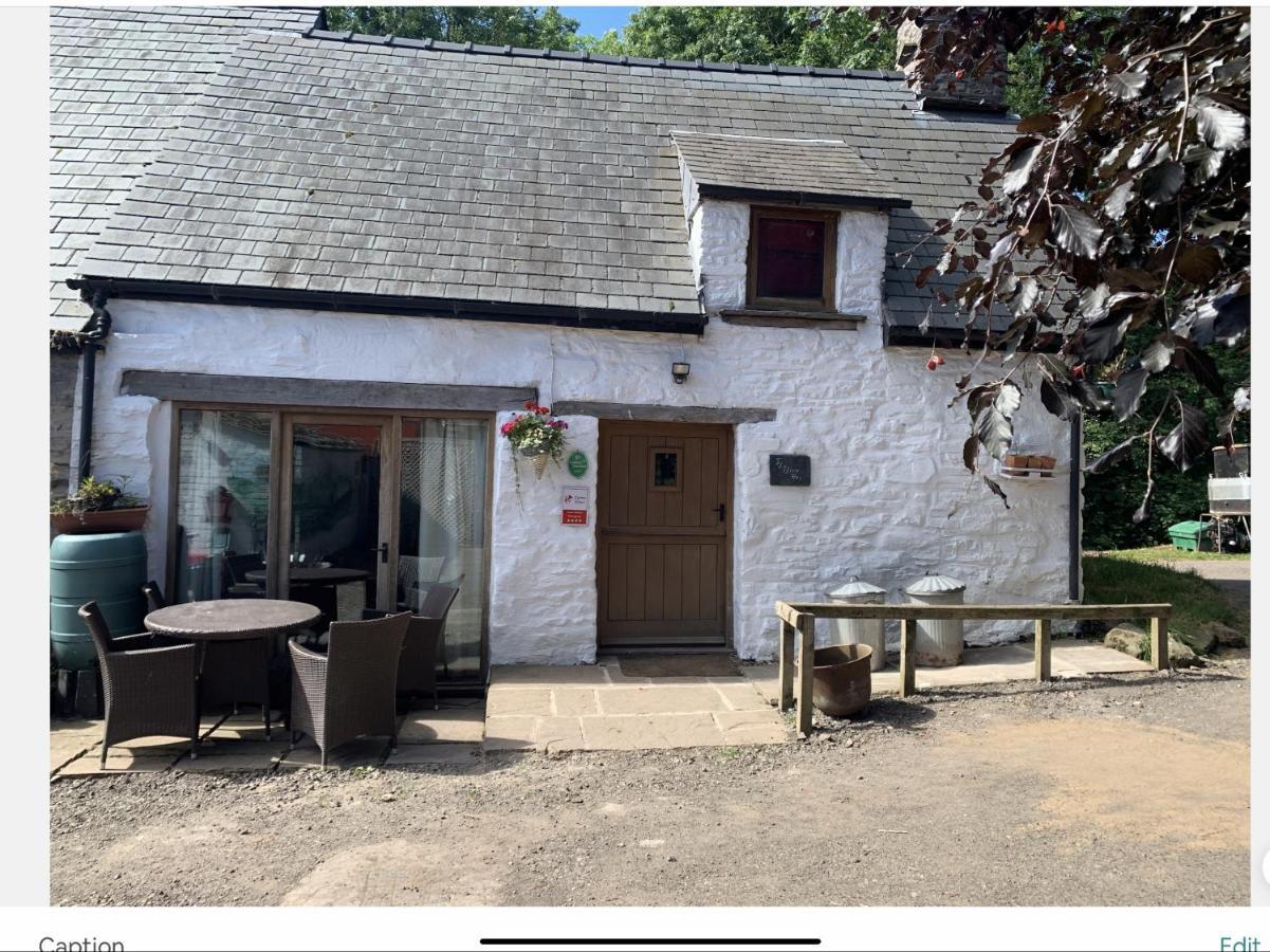 Ty Fferm Hen, Ancient Farmhouse, Coity Bach Talybont-on-Usk Luaran gambar