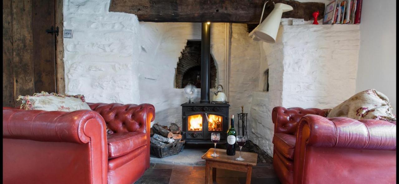 Ty Fferm Hen, Ancient Farmhouse, Coity Bach Talybont-on-Usk Luaran gambar